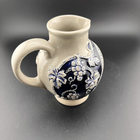 Aus Kuhlem Stein Trink Edlen Wein Blue Grey Clay German Wine Pitcher 4.5 in Tall - Picture 5 of 10